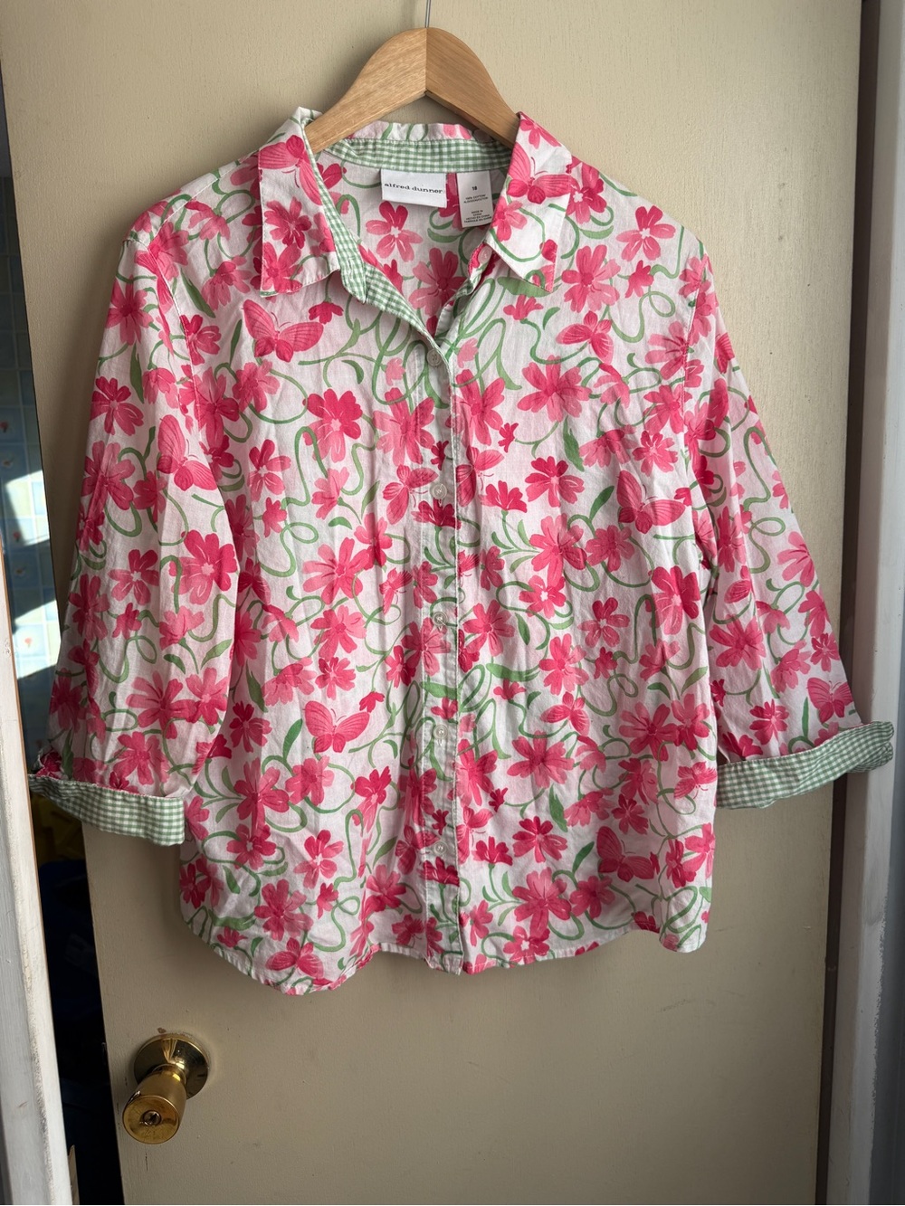 Alfred Dunner Pink Floral Button-Front Shirt with Green Vine Detail